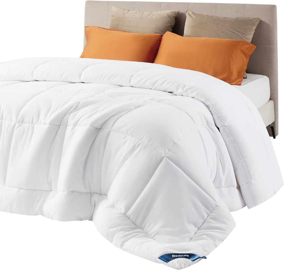 Bedsure Comforter Duvet Insert - Quilted Comforters Queen Size, All Season Duvet, GentleSoft Down Alternative Bedding Blanket, with 8 Tabs, Gifts for Women/Men, White, Queen 88 x 88 Inches