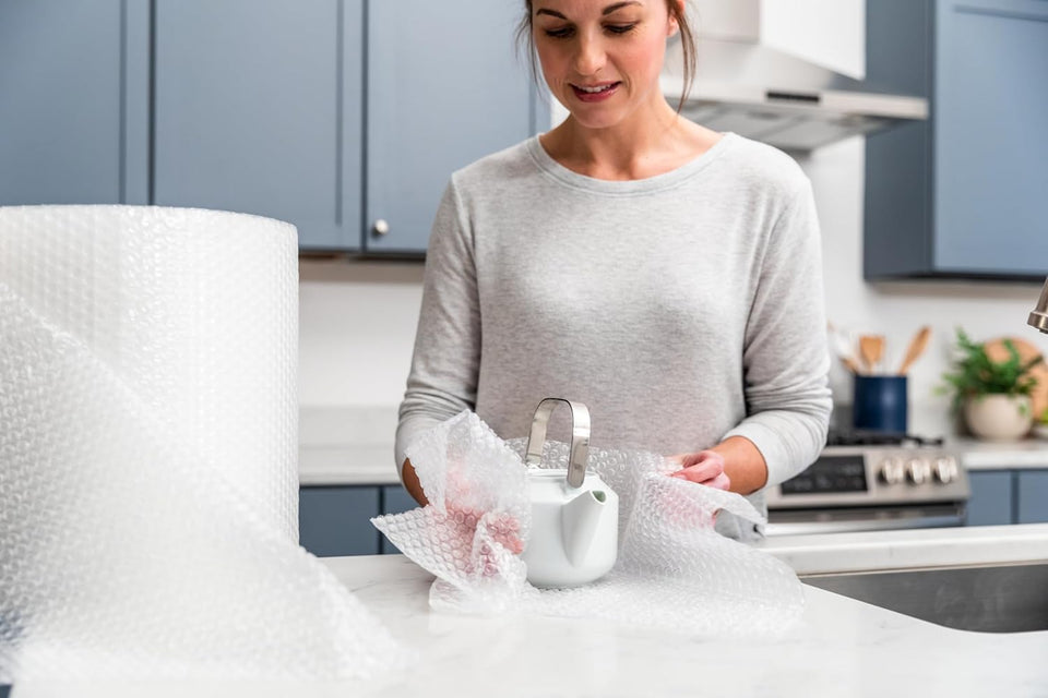 Duck Brand Small Bubble Cushioning Wrap for Moving & Shipping - 175 FT Bubble Packing Wrap for Extra Protection Packaging Boxes & Mailers - Clear Bubble Roll Moving SupCWies, Perforated Every 12 IN