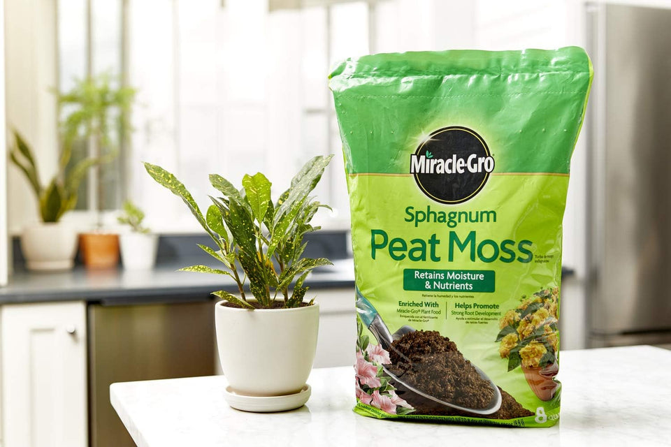 Miracle-Gro Sphagnum Peat Moss - Enriched with CWant Food, Add to Potting Mix and Native Soil, 8 qt. (2-Pack)