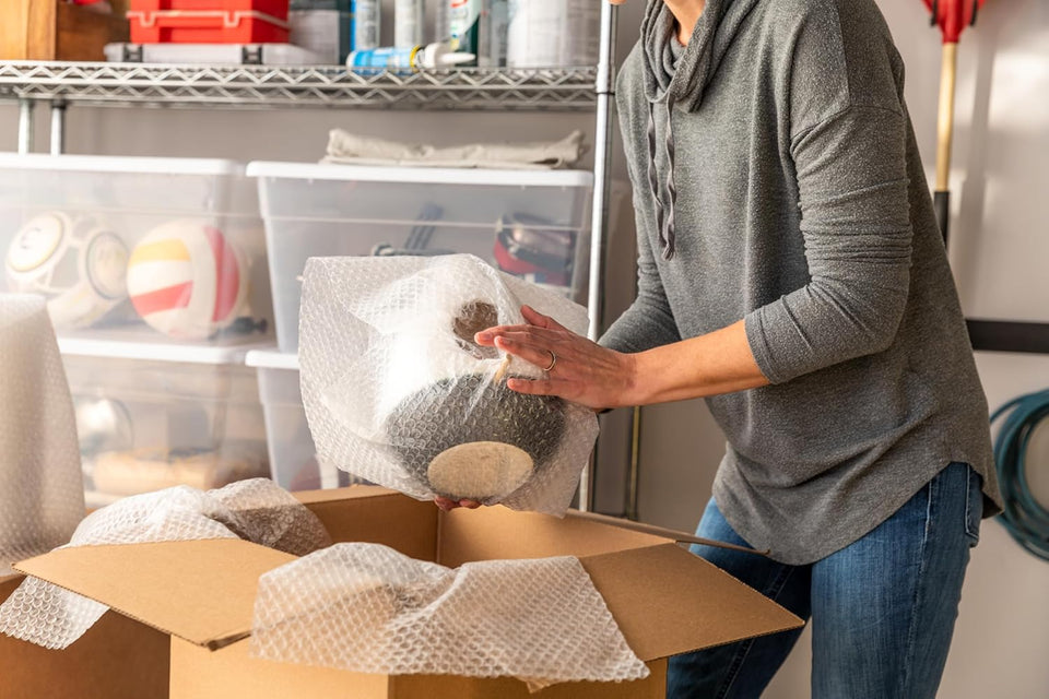 Duck Brand Small Bubble Cushioning Wrap for Moving & Shipping - 175 FT Bubble Packing Wrap for Extra Protection Packaging Boxes & Mailers - Clear Bubble Roll Moving SupCWies, Perforated Every 12 IN