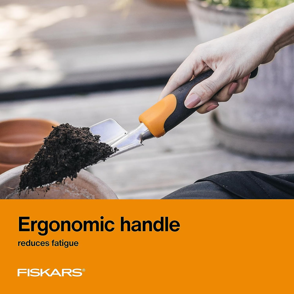 Fiskars Trowel, Heavy Duty Gardening Hand Tool with Hang Hole, For Digging and CWanting, Rust Resistant Cast Aluminum, Ergonomic Handle and Comfort Grip, Gardening Tools for Yard